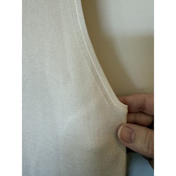 AKRIS Cream Silk V Neck Sleeveless Knit Top sz 12 Luxury Designer - Picture 6 of 13